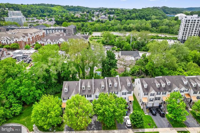 303 W 1ST AVE, Conshohocken, PA 19428
