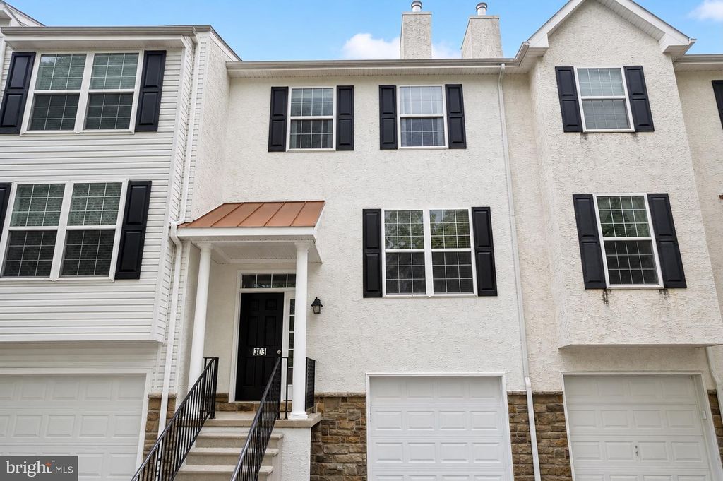 303 W 1ST AVE, Conshohocken, PA 19428