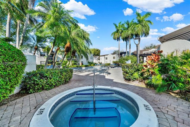 4728 NW 97th Ct 86, Doral, FL 33178