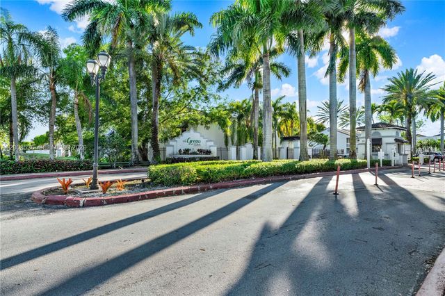 4728 NW 97th Ct 86, Doral, FL 33178