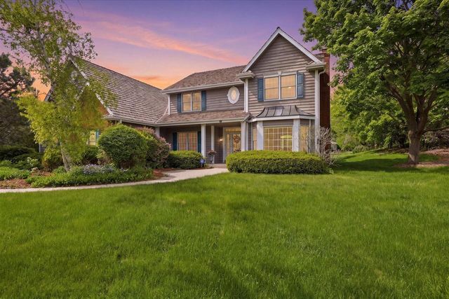18840 Brookridge DRIVE, Brookfield, WI 53045