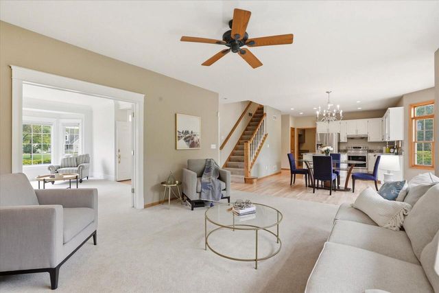18840 Brookridge DRIVE, Brookfield, WI 53045