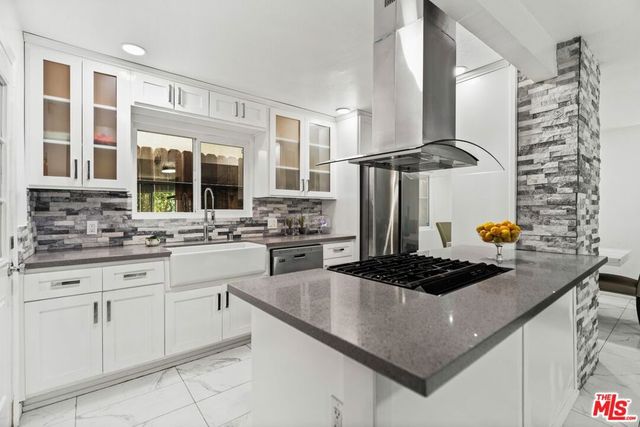 9935 Zitto Lane, Los Angeles, CA 91042