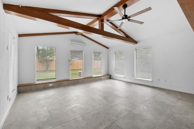 1422 Saddlecreek Drive, Houston, TX 77090