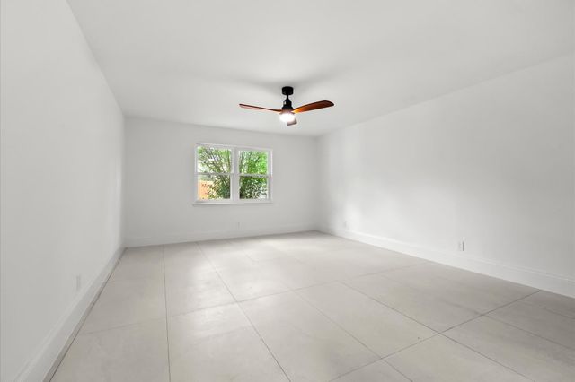 1422 Saddlecreek Drive, Houston, TX 77090