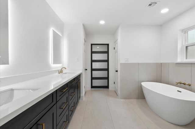 1422 Saddlecreek Drive, Houston, TX 77090