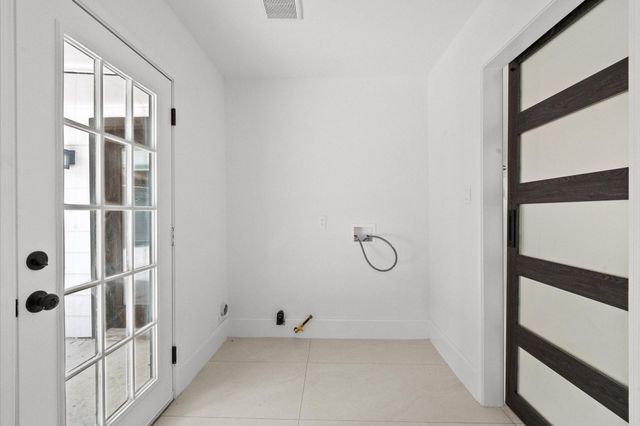 1422 Saddlecreek Drive, Houston, TX 77090