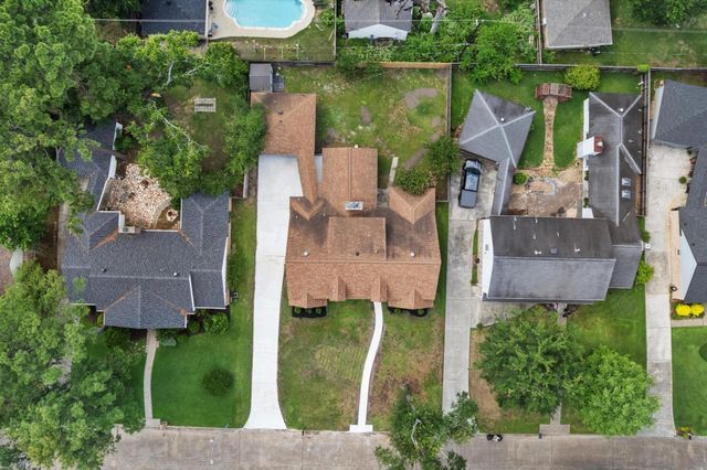 1422 Saddlecreek Drive, Houston, TX 77090