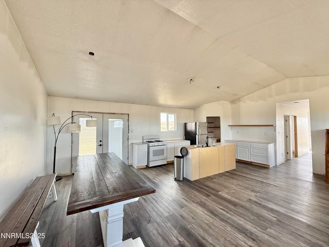 51 Horseshoe Circle, Crescent Valley, NV 89821