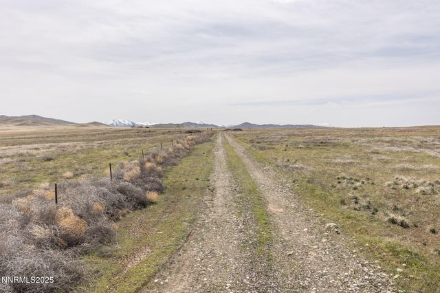 51 Horseshoe Circle, Crescent Valley, NV 89821