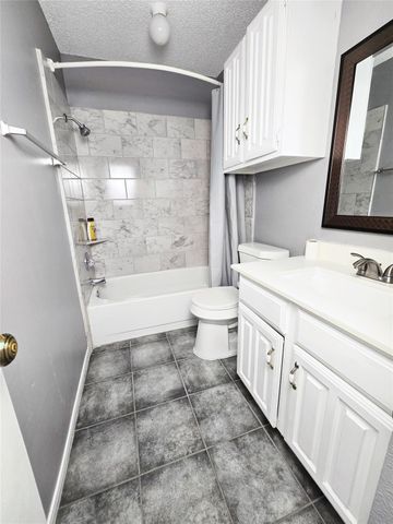 12400 Brookglade Circle 44, Houston, TX 77099