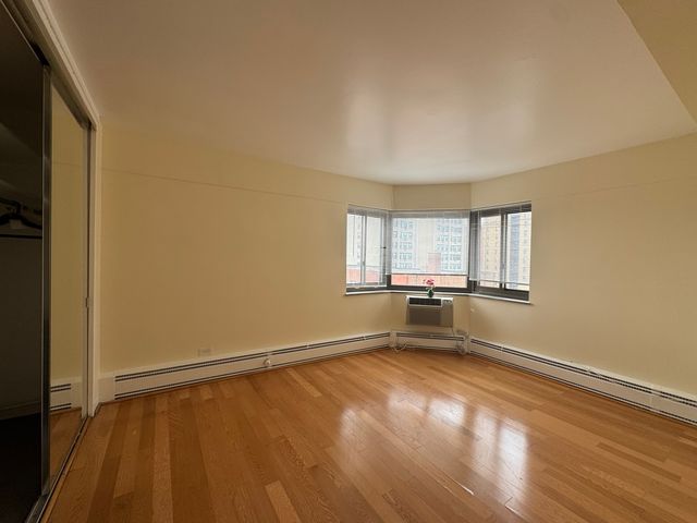 7337 S SOUTH SHORE Drive 1221, Chicago, IL 60649