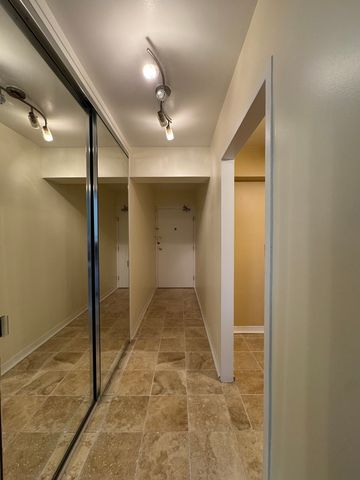 7337 S SOUTH SHORE Drive 1221, Chicago, IL 60649