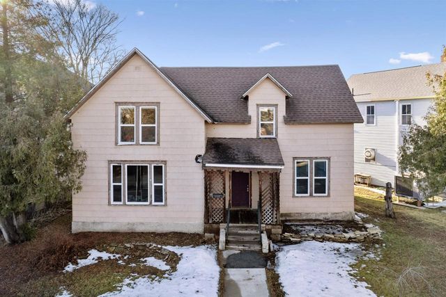 829 PIERCE AVENUE, Marinette, WI 54143