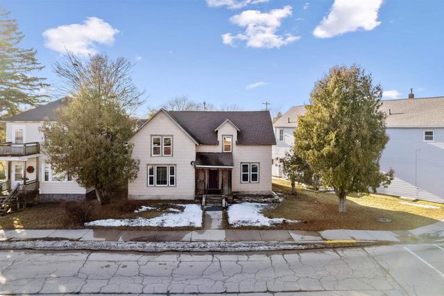 829 PIERCE AVENUE, Marinette, WI 54143