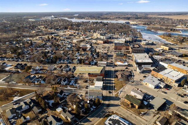 829 PIERCE AVENUE, Marinette, WI 54143