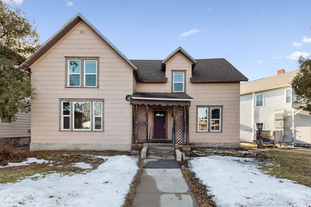 829 PIERCE AVENUE, Marinette, WI 54143