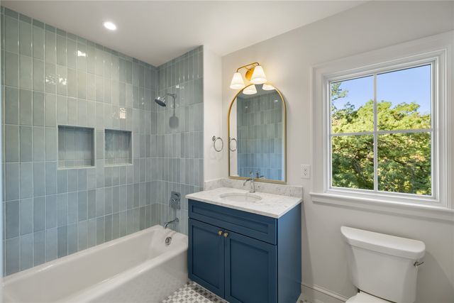 339 45th Street, Des Moines, IA 50312