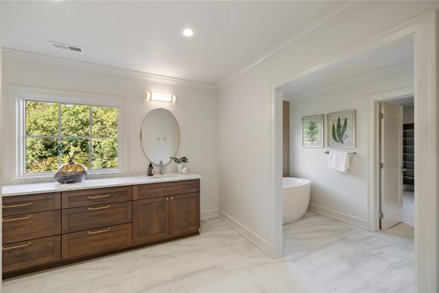 339 45th Street, Des Moines, IA 50312