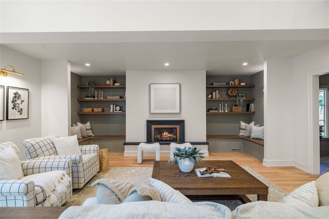 339 45th Street, Des Moines, IA 50312