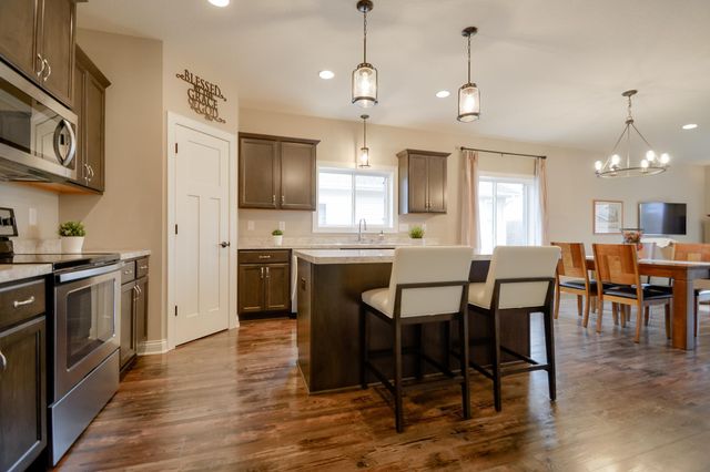 5404 Cinnamon Point, Mayer, MN 55360