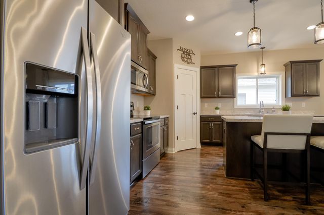 5404 Cinnamon Point, Mayer, MN 55360