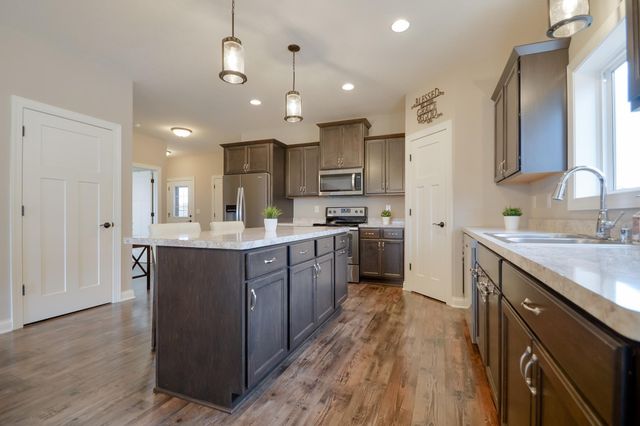 5404 Cinnamon Point, Mayer, MN 55360