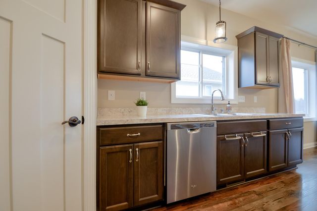 5404 Cinnamon Point, Mayer, MN 55360