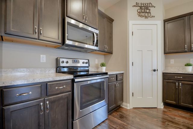 5404 Cinnamon Point, Mayer, MN 55360