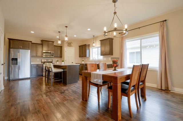 5404 Cinnamon Point, Mayer, MN 55360