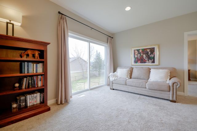 5404 Cinnamon Point, Mayer, MN 55360