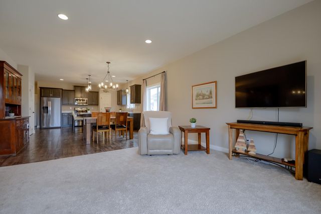 5404 Cinnamon Point, Mayer, MN 55360