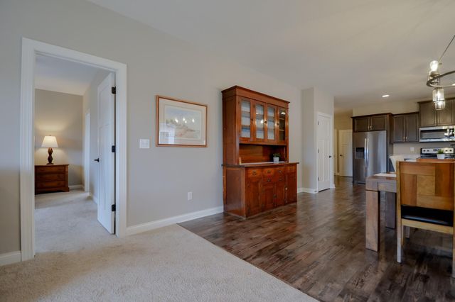 5404 Cinnamon Point, Mayer, MN 55360