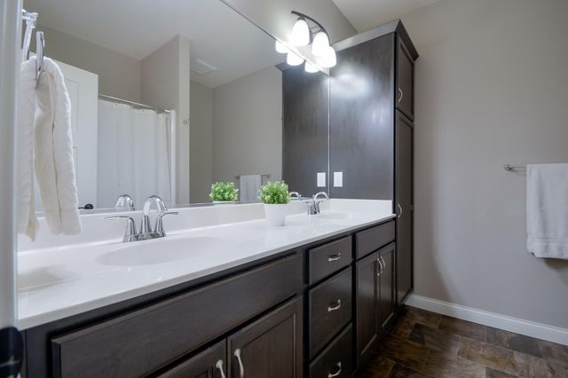 5404 Cinnamon Point, Mayer, MN 55360