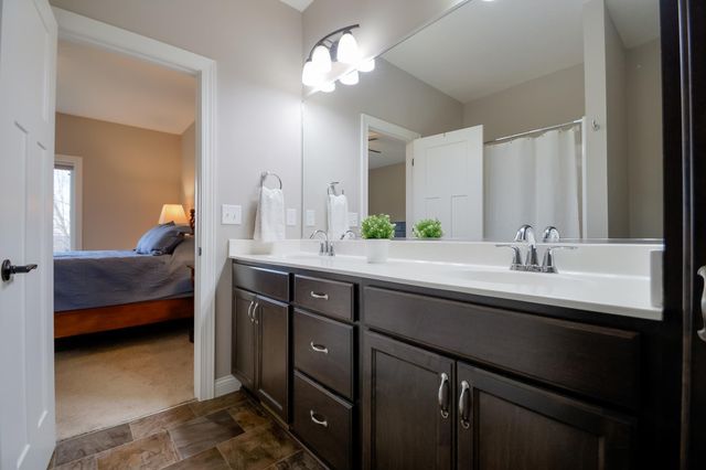 5404 Cinnamon Point, Mayer, MN 55360