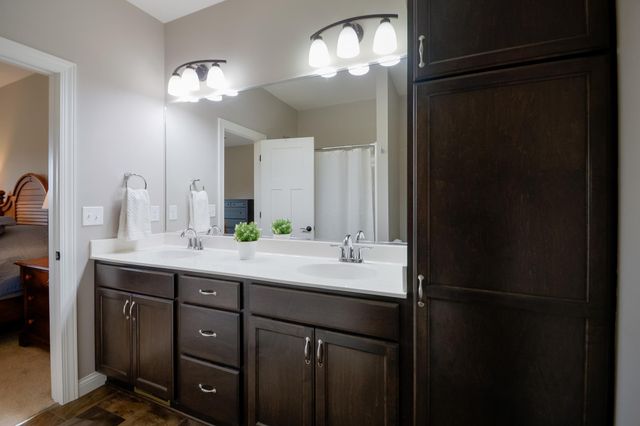 5404 Cinnamon Point, Mayer, MN 55360