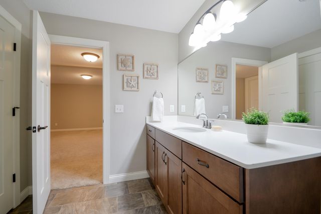 5404 Cinnamon Point, Mayer, MN 55360