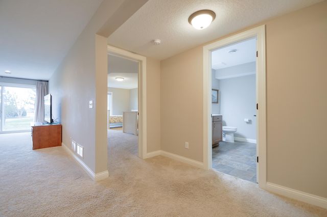 5404 Cinnamon Point, Mayer, MN 55360