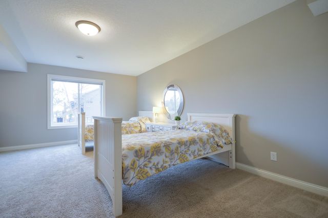 5404 Cinnamon Point, Mayer, MN 55360