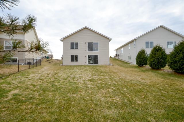 5404 Cinnamon Point, Mayer, MN 55360