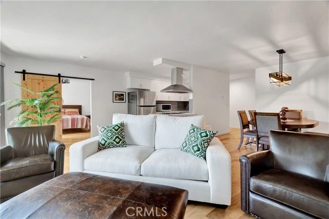 8710 Delgany Avenue 17, Playa Del Rey (los Angeles), CA 90293