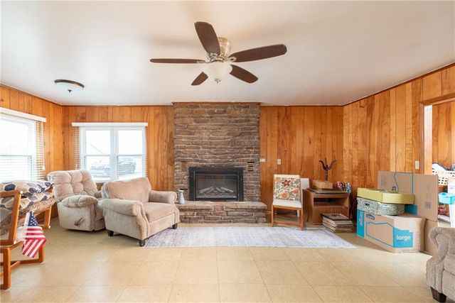 5236 W Wedington Drive, Fayetteville, AR 72704