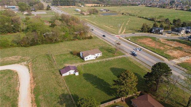 5236 W Wedington Drive, Fayetteville, AR 72704