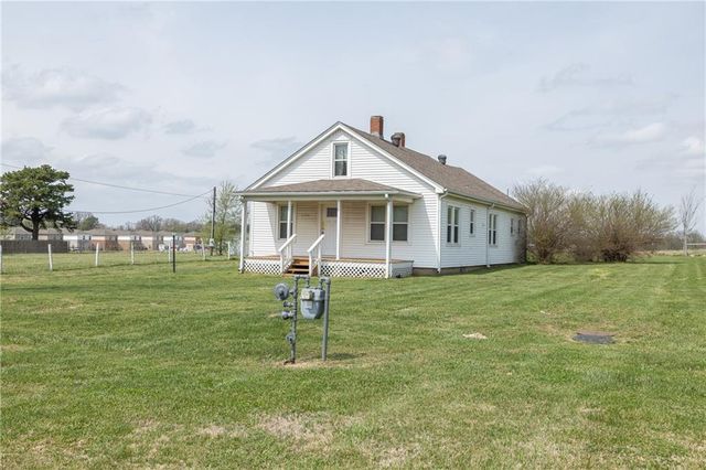 5236 W Wedington Drive, Fayetteville, AR 72704