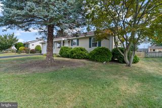 656 POPLAR ST, Hanover, PA 17331