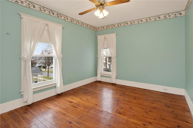 18 Pleasant Street, Manchester, NY 14432