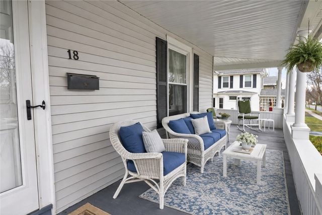 18 Pleasant Street, Manchester, NY 14432
