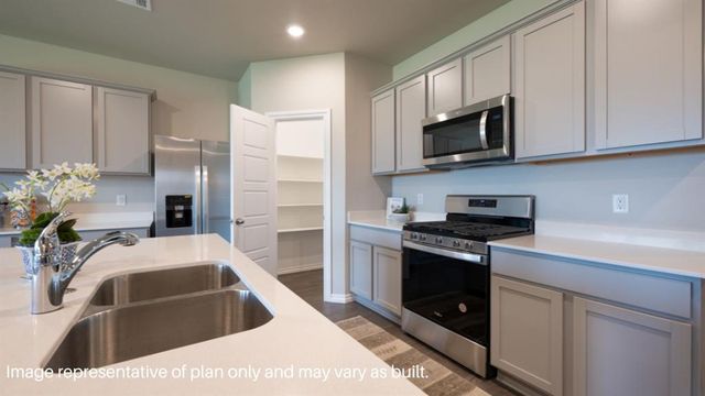 2700 Casey Drive, Yukon, OK 73099