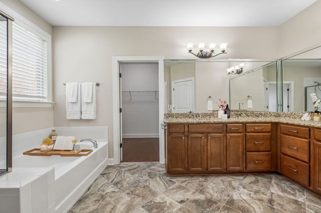 143 Village Cir, Lebanon, TN 37087