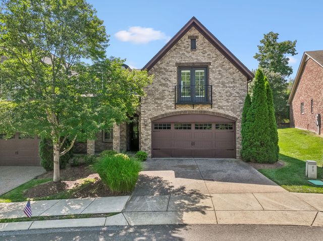 143 Village Cir, Lebanon, TN 37087